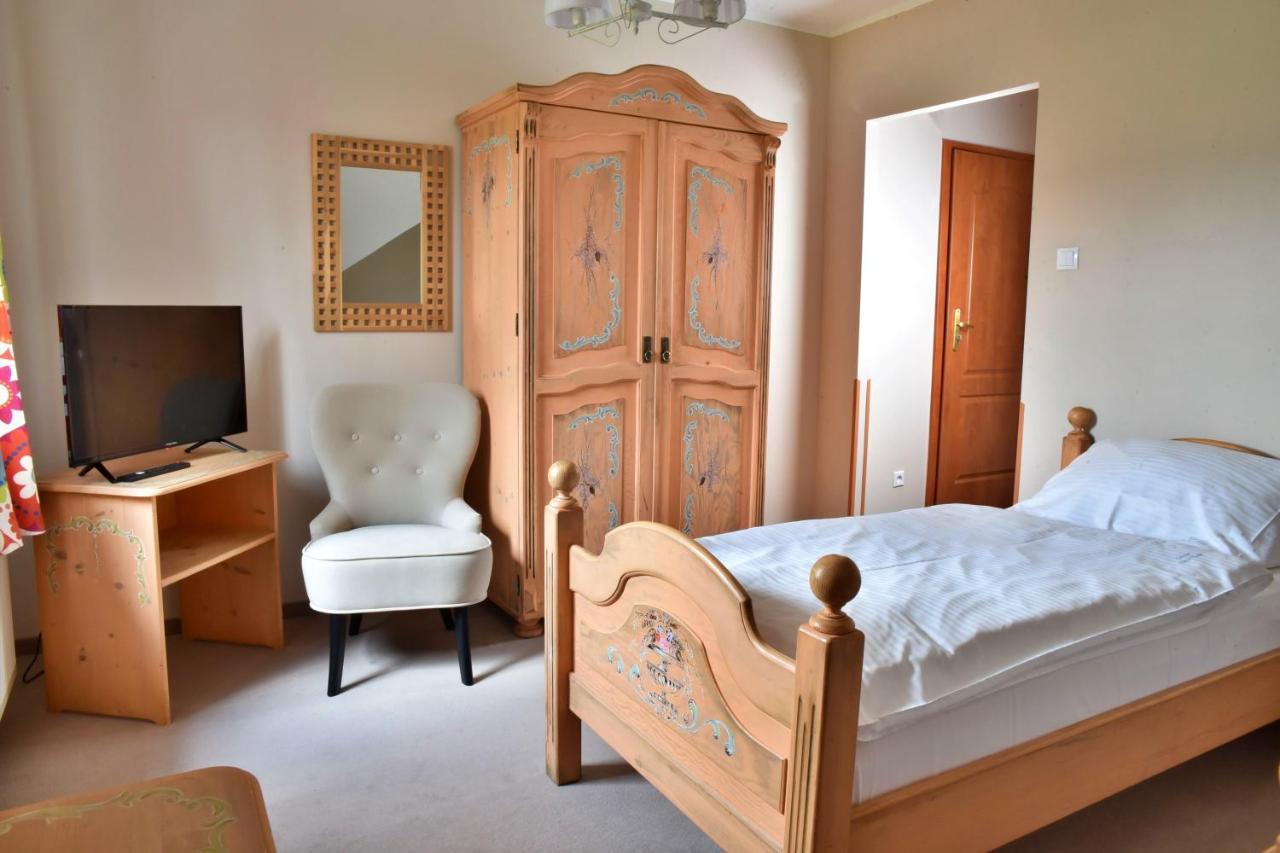 Bed and Breakfast Gosciniec Nowa Wioska Wałbrzych Exterior foto